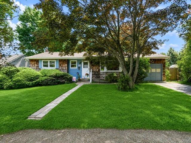 House for sale in Smithtown, New York