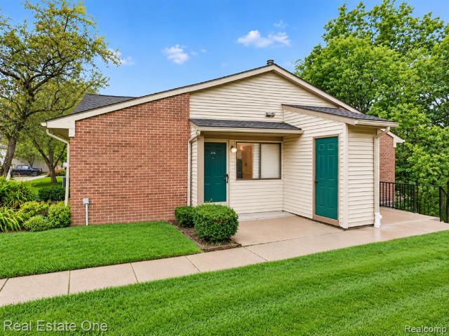 Condo for sale in Woodlake, Brighton