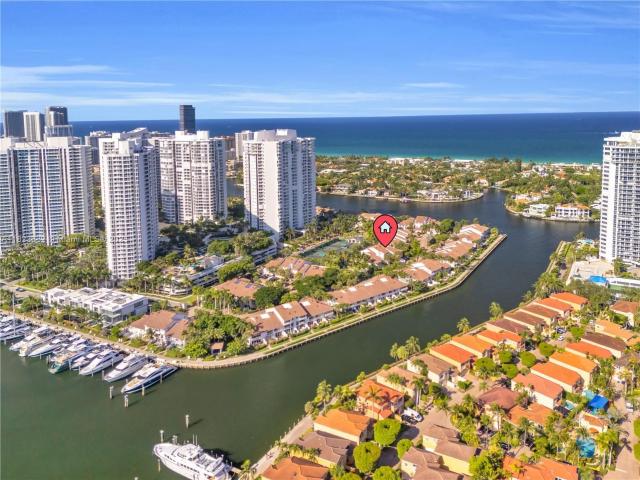 Townhouse for sale in Aventura