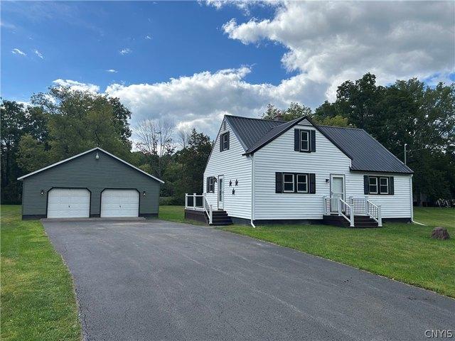 House for sale in Sauquoit, Town of Paris