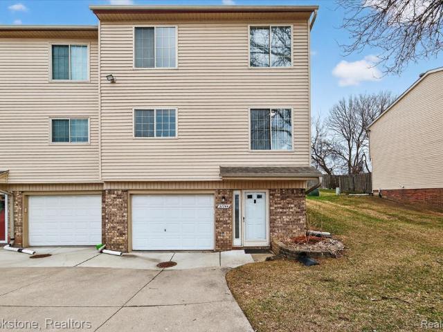 Condo for sale in Clinton Township, Michigan