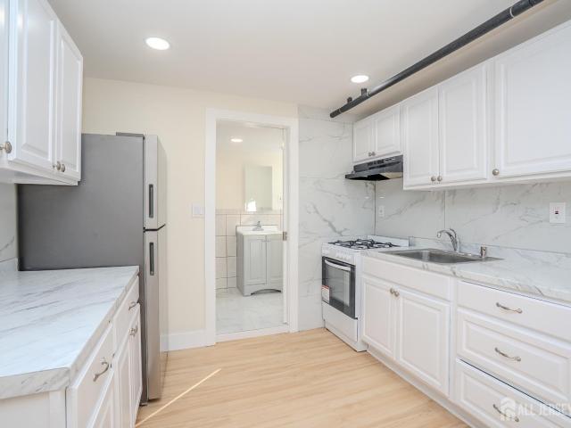 Property for rent in Kendall Park, New Jersey
