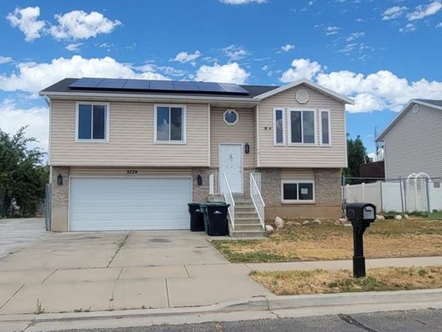 House for sale in Roy, Utah