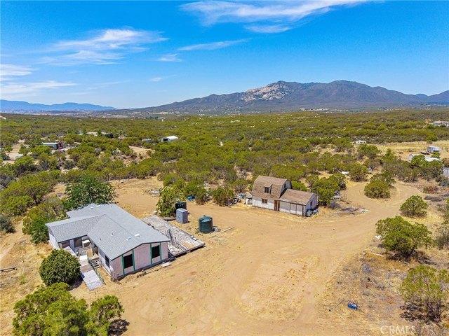 House for sale in Anza, California