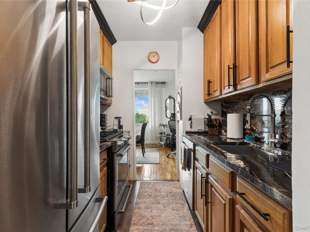 Property for sale in The Bronx, Arverne