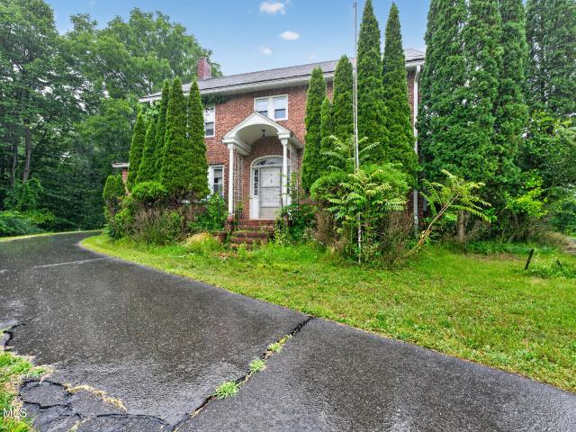 House for sale in Hannacroix, New York