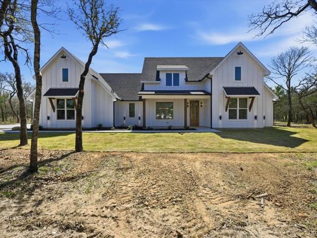 House for sale in Sunset, Texas