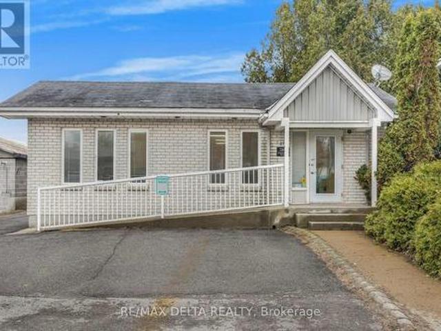 Commercial for sale in Alfred And Plantagenet, Ontario
