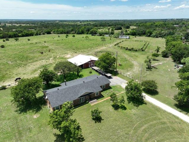 House for sale in Hamilton, Texas