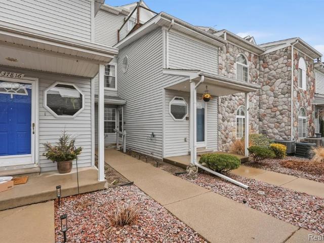 Condo for sale in Harrison Township, Michigan