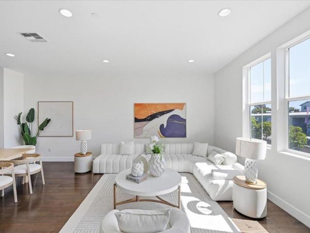Townhouse for sale in Newark, California