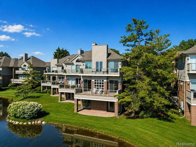 Condo for sale in West Bay, West Bloomfield Township