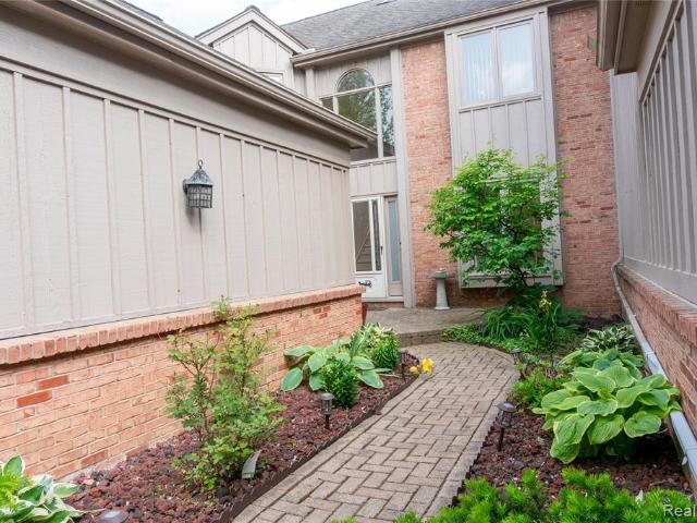 Condo for sale in Farmington