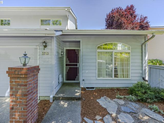 Townhouse for sale in Eugene