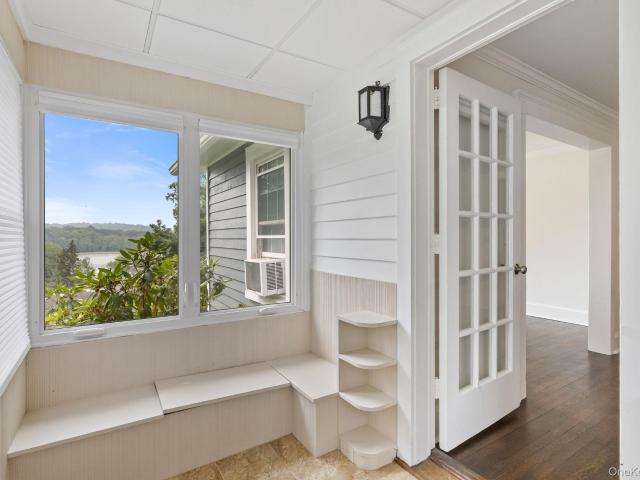 House for sale in Jefferson Valley