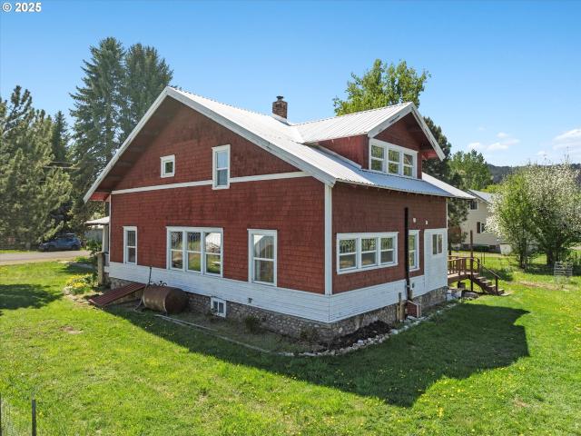 House for sale in Halfway, Oregon
