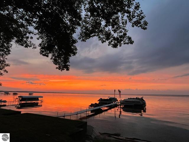 House for sale in Houghton Lake