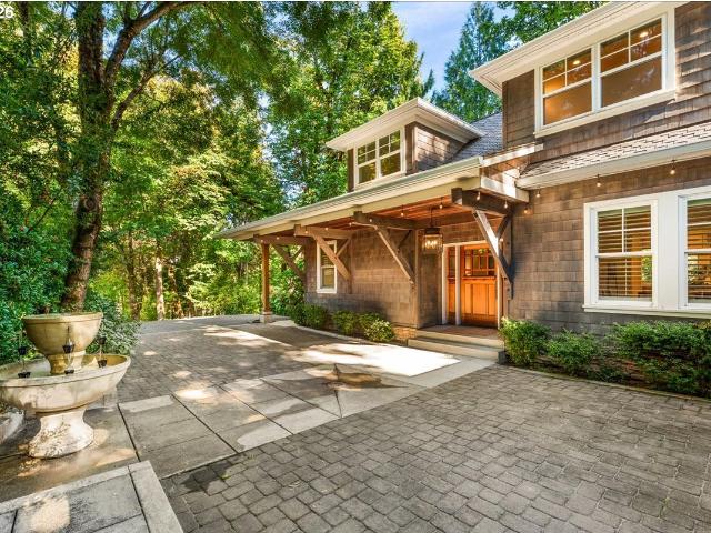 House for sale in Robinwood, West Linn