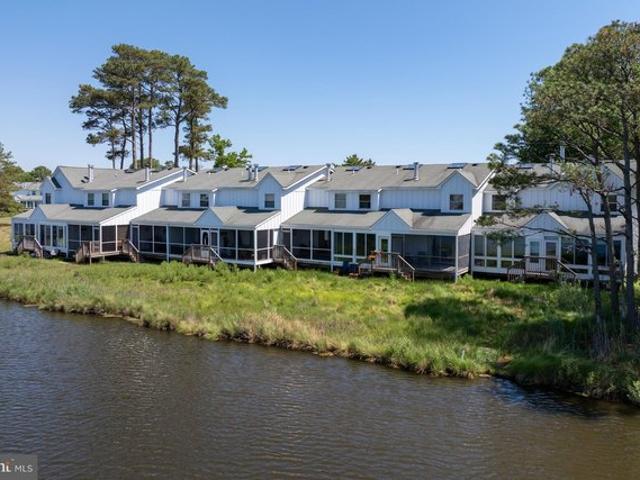 Townhouse for sale in Delaware
