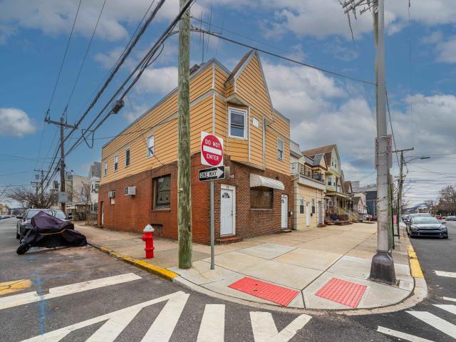 House for sale in Hudson, New Jersey