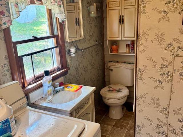 House for sale in Seneca Rocks, West Virginia