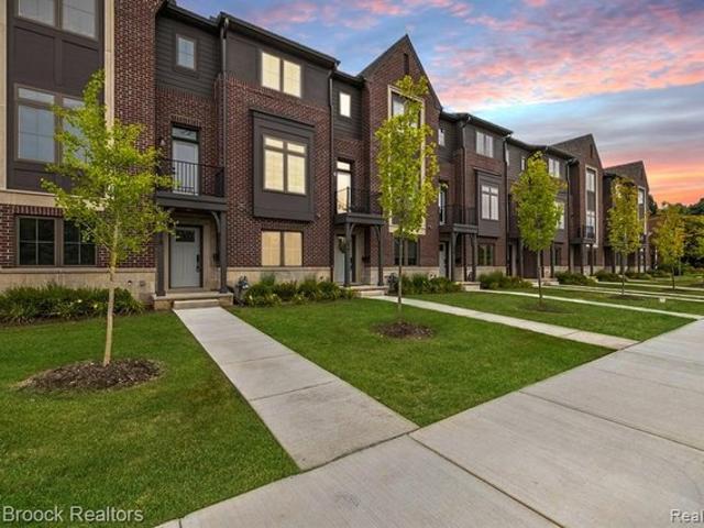 Townhouse for sale in Grosse Pointe, Michigan
