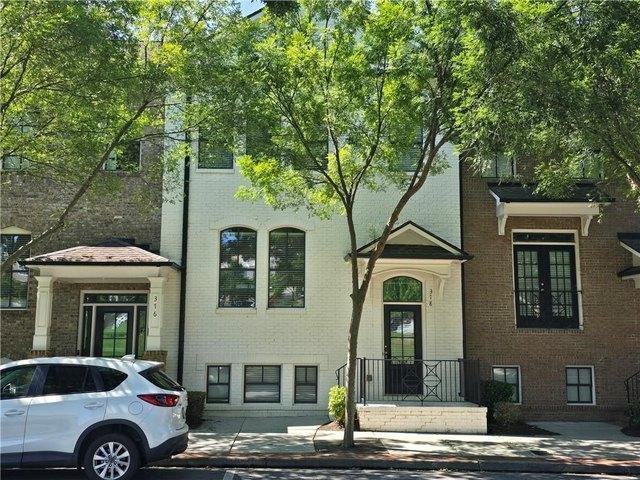 Townhouse for sale in Suwanee, Georgia