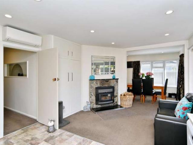 House for sale in Chaslands, Canterbury