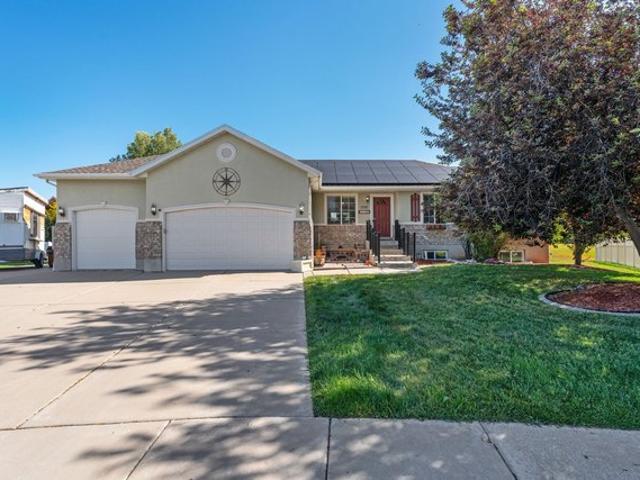 House for sale in Syracuse, Utah