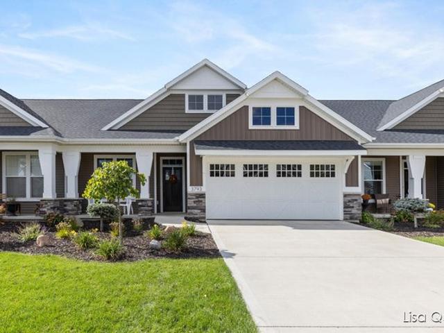Condo for sale in Rockford, Michigan