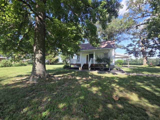 House for sale in Perry, Illinois
