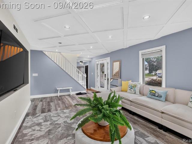 House for sale in Meadowhills Estates, Farmington Hills