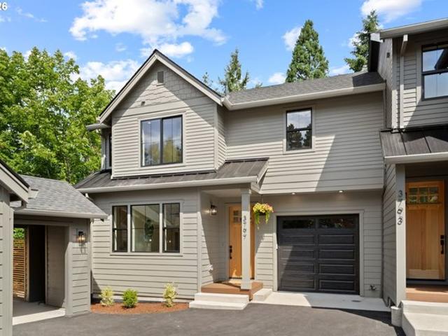 Townhouse for sale in Oregonia