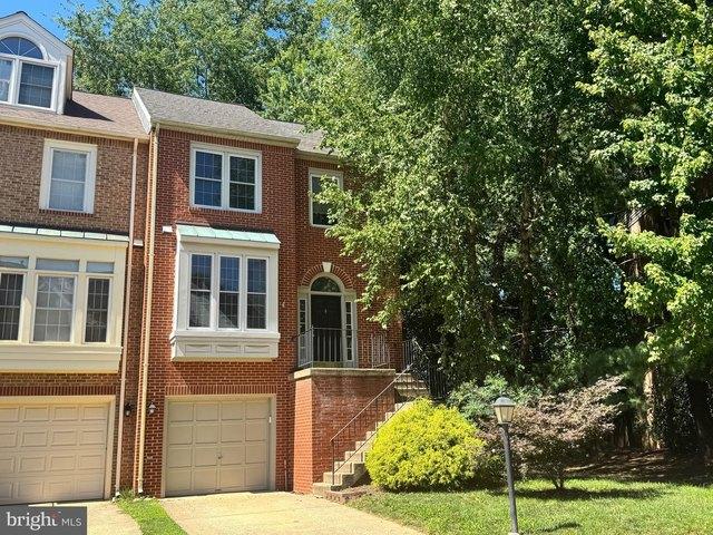 Townhouse for sale in Virginia