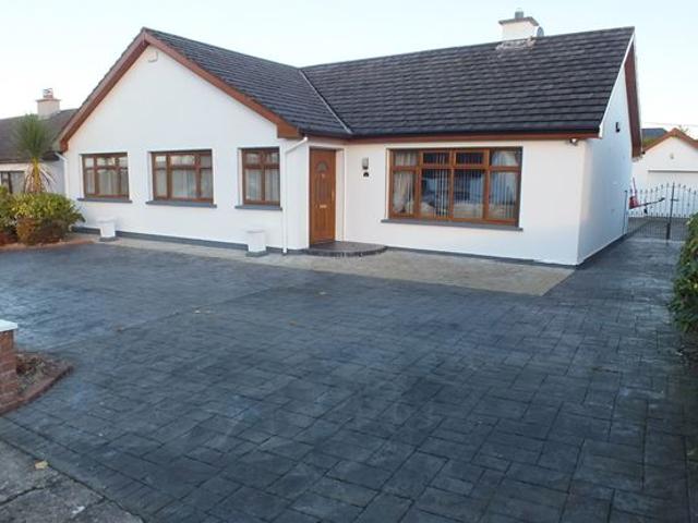 Detached House for sale in Moneygold, Connacht