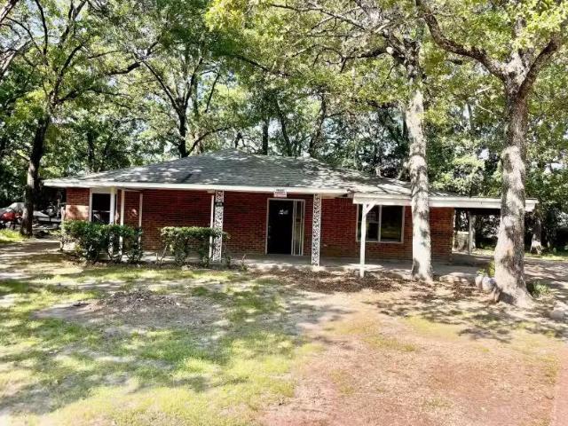 House for sale in Mabank