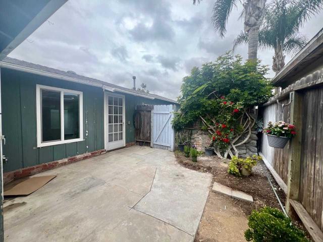 Apartment for rent in Costa Mesa, California