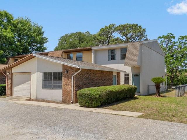 Townhouse for sale in Shalimar, Florida