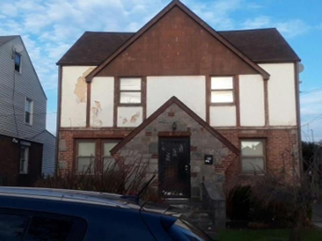 House for sale in Queens, Arverne