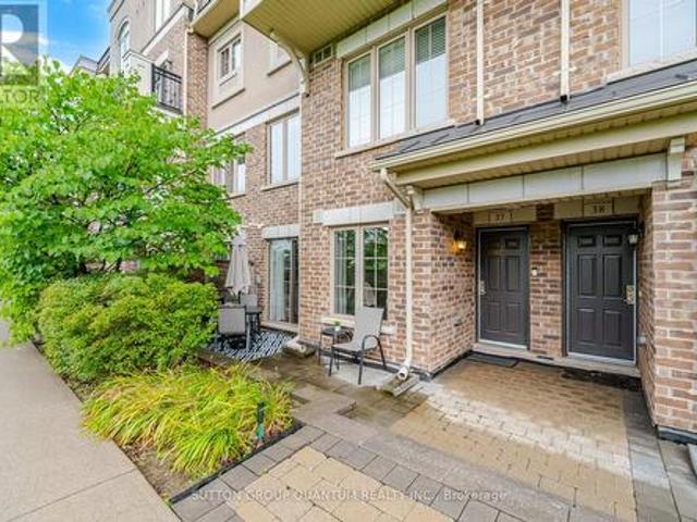 Townhouse for sale in Oakville, Ontario