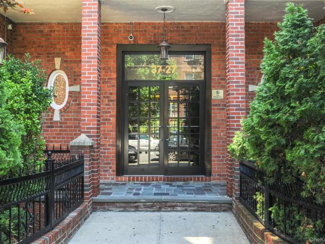 Property for sale in Queens, Arverne