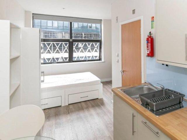 Room for rent in City Centre, Feckenham