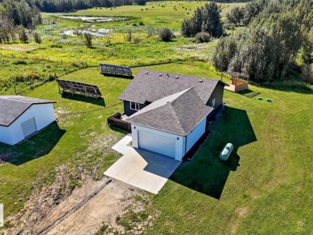 House for sale in Beaver, Alberta