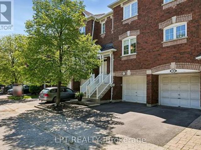 Townhouse for sale in Mississauga, Ontario