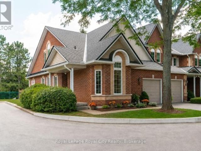 Townhouse for sale in Guelph, Ontario