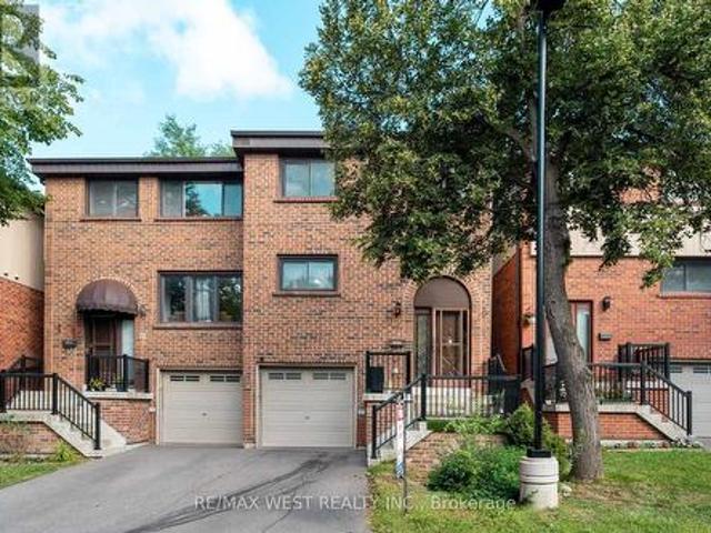 Townhouse for sale in Woburn, Ontario
