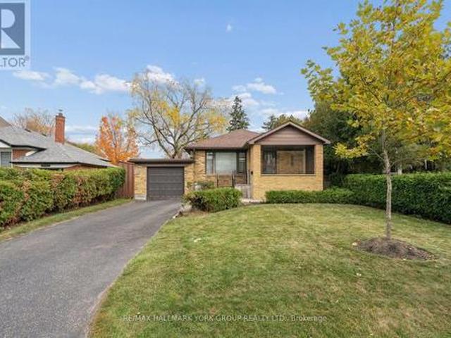 House for sale in Etobicoke Centre, Toronto