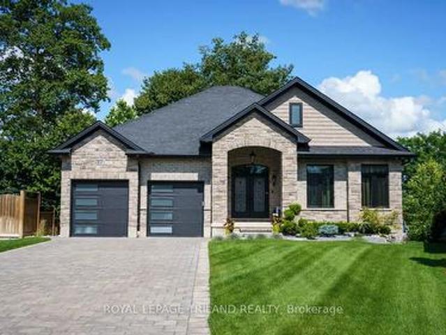 House for sale in Strathroy-caradoc, Ontario