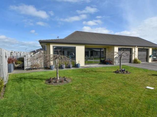 Apartment for sale in Carterton, Wellington