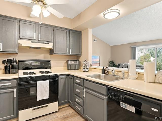 Condo for sale in Foxberry Apartments, Town of Amherst